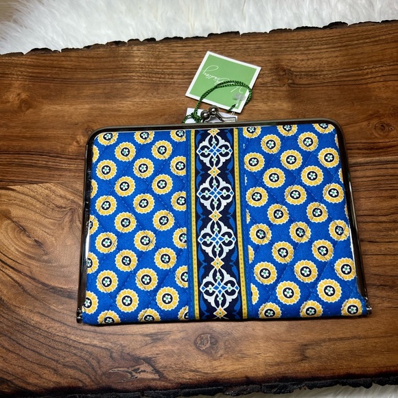 Vera Bradley Retired Riviera Blue Hugs N Kisses - Picture 3 of 17